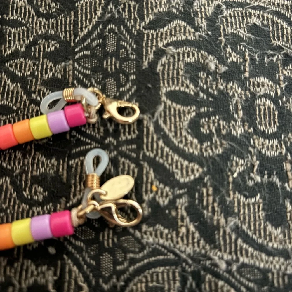 Love/Amor💝/Amore eyeglasses chain holder NWT C3